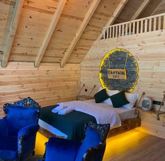 Captain Suit Bungalov