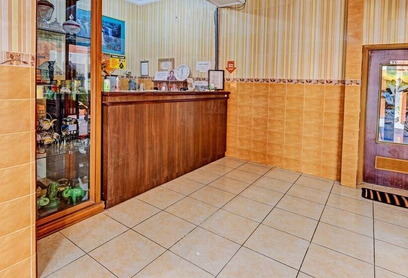 Collection O 91489 Hotel Tanjung Permata