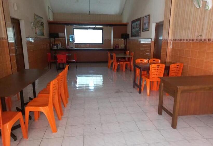 Collection O 91489 Hotel Tanjung Permata