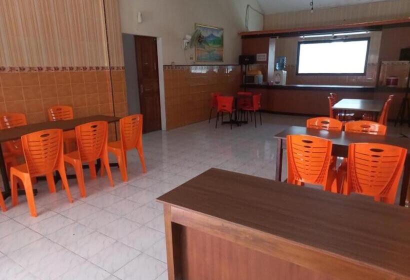 Collection O 91489 Hotel Tanjung Permata