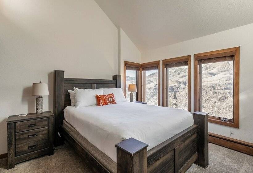 Crystal Chalet 12 By Avantstay Close To Town W Views Of San Sofia Ridge