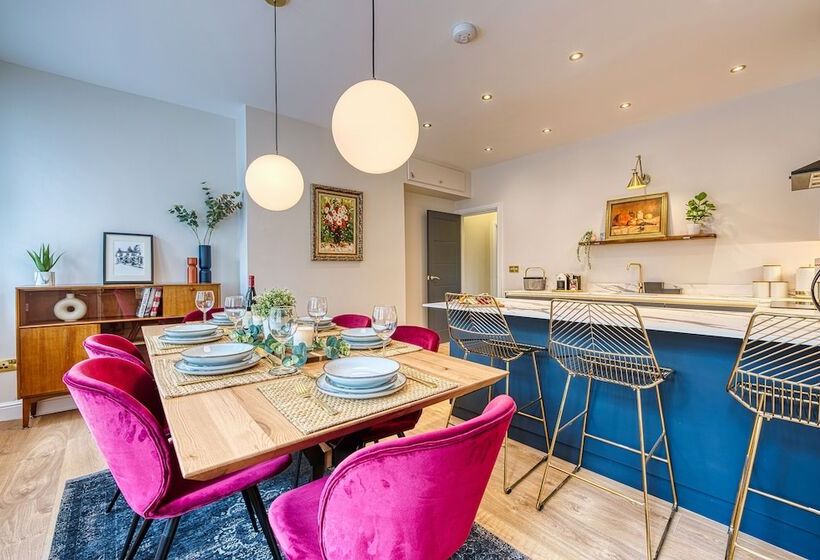 Haworth Heights   An Amazing Aparthotel!