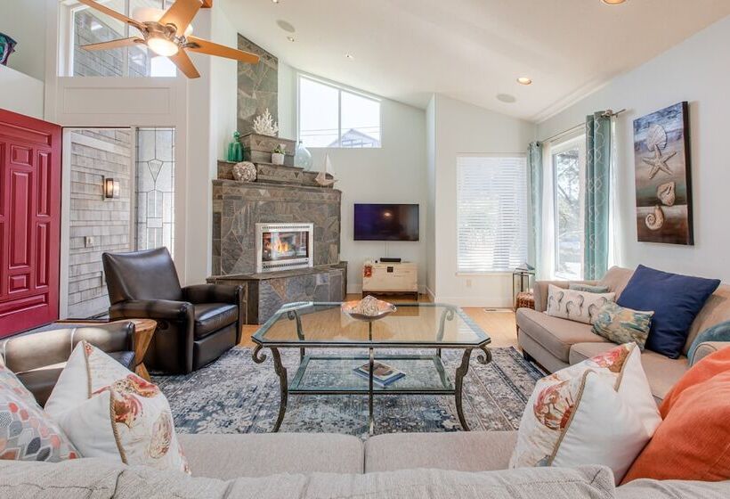 Hot Tub 1 Block To Beachtown Chefs Kitchen Villa Manzanita By Avantstay