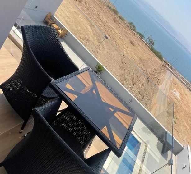 هتل Follow Sea Villa