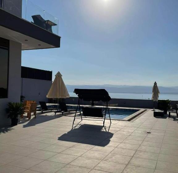 هتل Follow Sea Villa