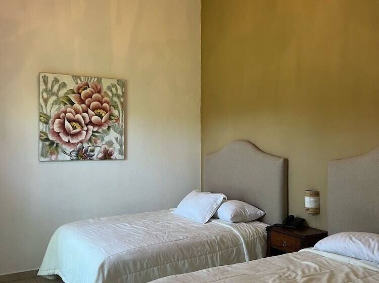 ホテル Hacienda Villa Victoria