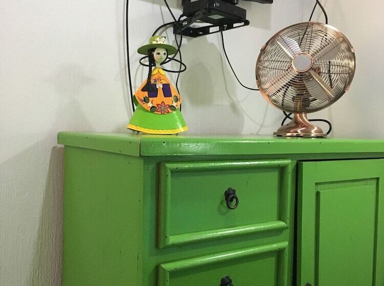 Отель Hostal De Maria   Hostel