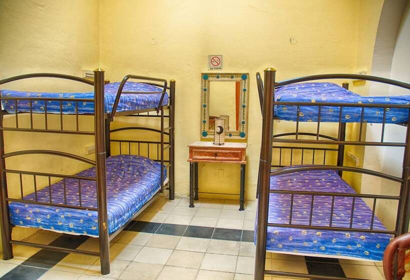 Отель Hostal De Maria   Hostel