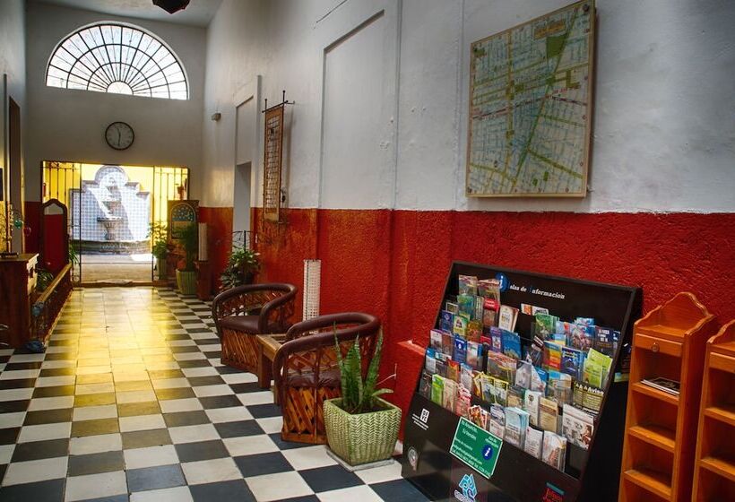 Отель Hostal De Maria   Hostel