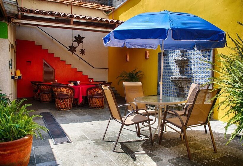 Отель Hostal De Maria   Hostel