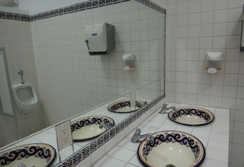 Отель Hostal De Maria   Hostel