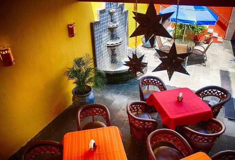 Отель Hostal De Maria   Hostel