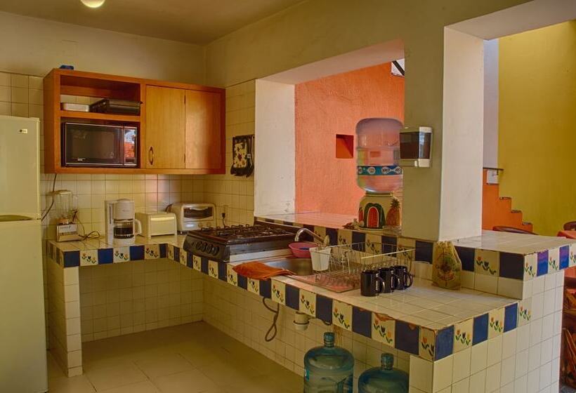 Отель Hostal De Maria   Hostel