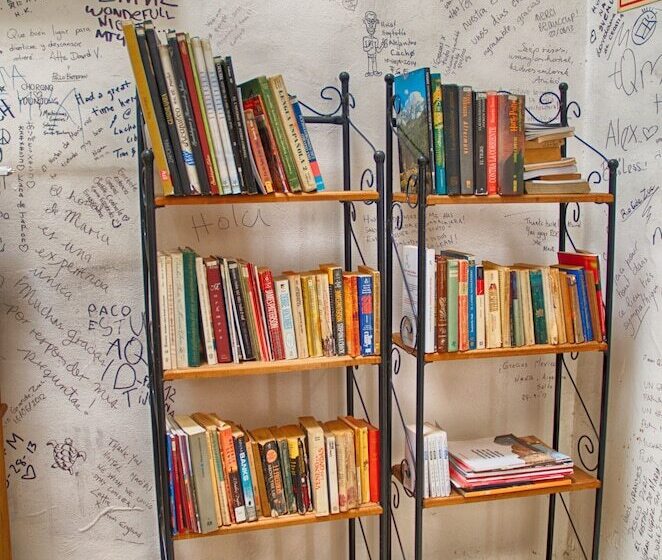 Отель Hostal De Maria   Hostel