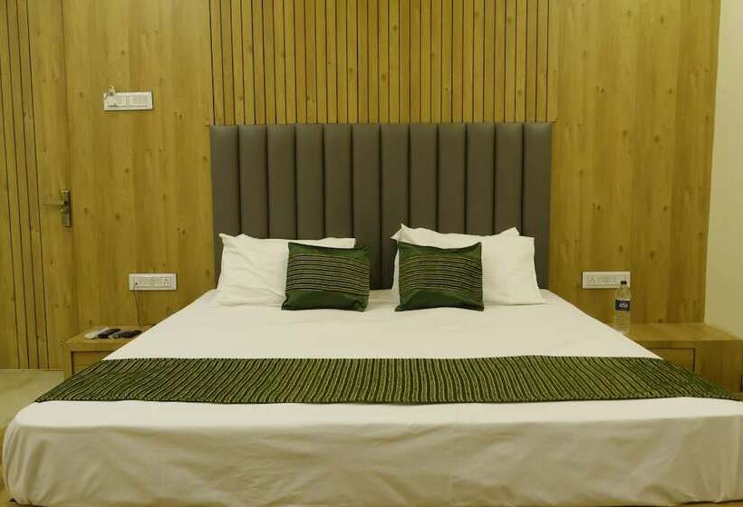 فندق Krishna Pride