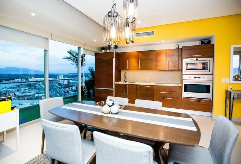 فندق Oceanfront 19th  Icon Puerto Vallarta