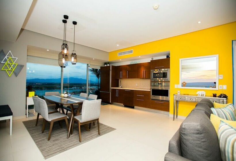 فندق Oceanfront 19th  Icon Puerto Vallarta