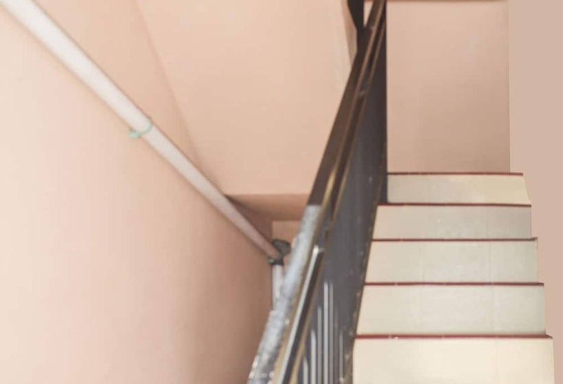 فندق Oyo 91491 Zalfa Guest House Syariah