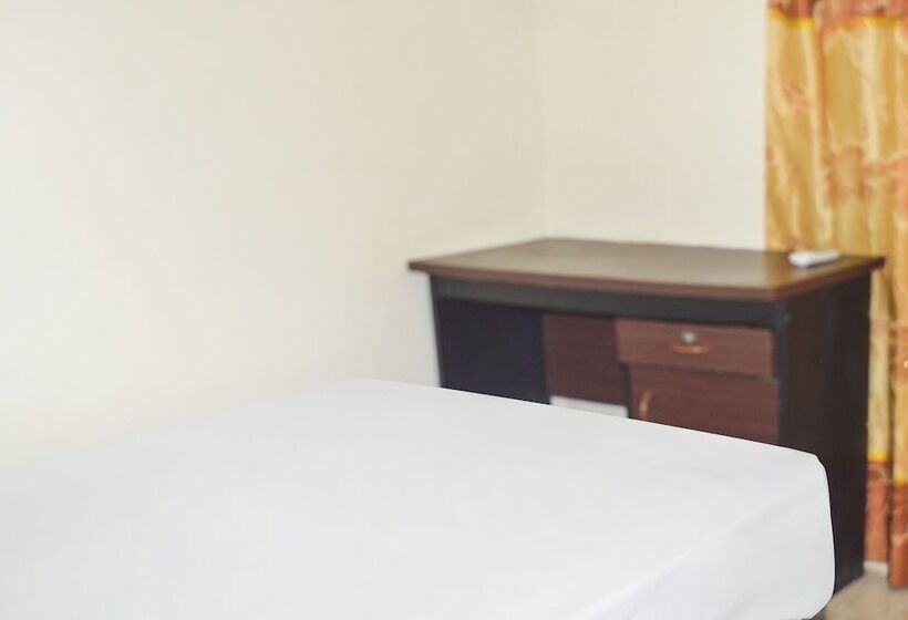 فندق Oyo 91491 Zalfa Guest House Syariah