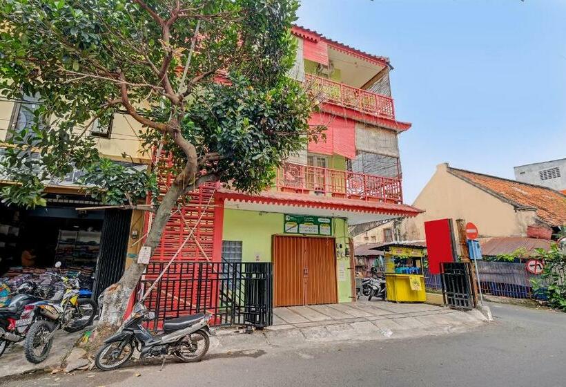 בית מלון כפרי Oyo 91532 Malioboro Guesthouse