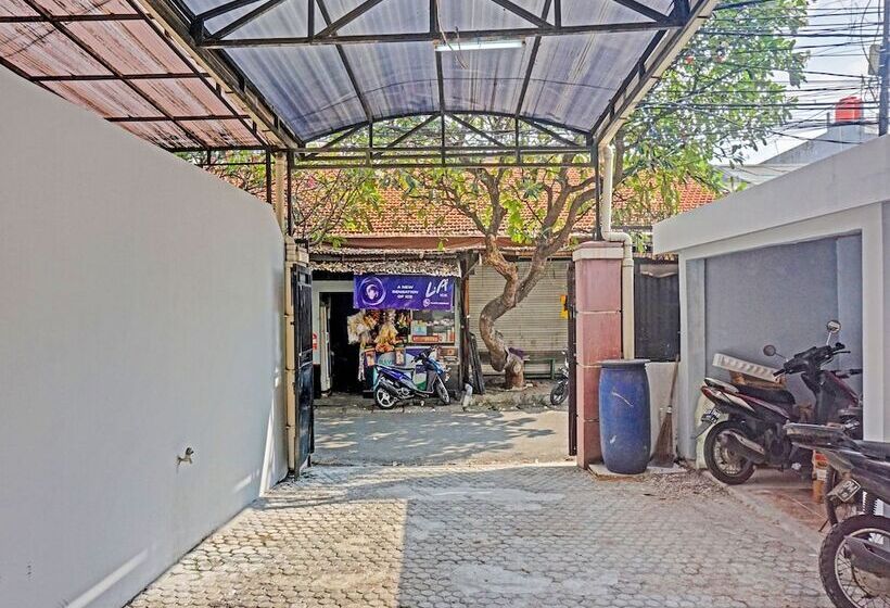 ホテル J&b Rooms Tomang Jakarta Mitra Reddoorz