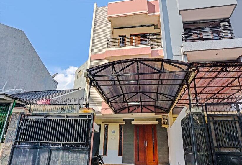 호텔 J&b Rooms Tomang Jakarta Mitra Reddoorz