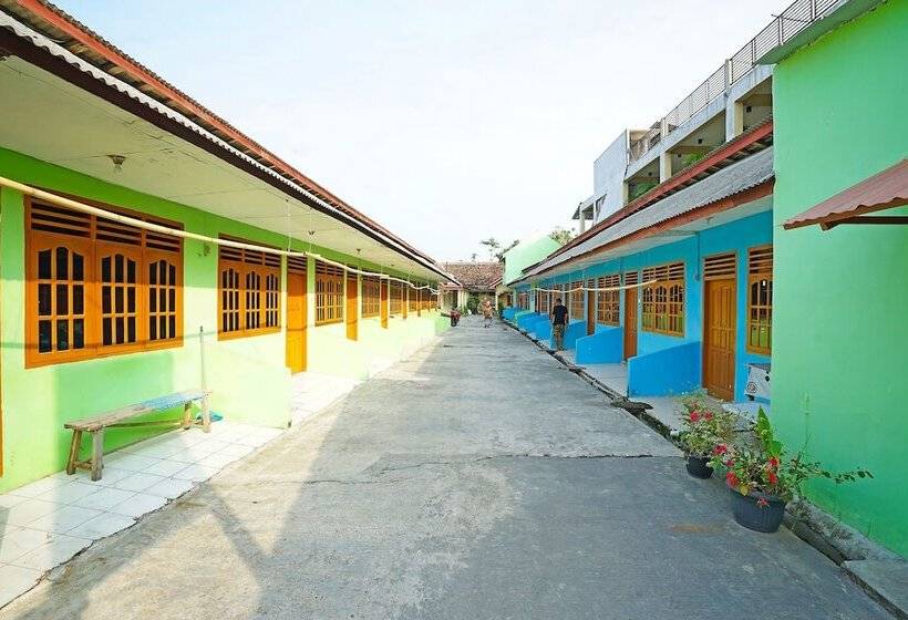 Отель Oyo 91559 Kost Bangau Syariah