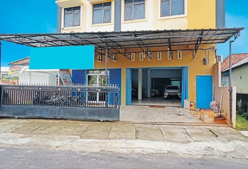 Отель Oyo 91559 Kost Bangau Syariah