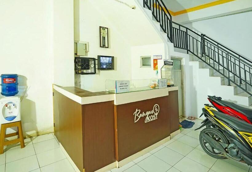 Отель Oyo 91559 Kost Bangau Syariah