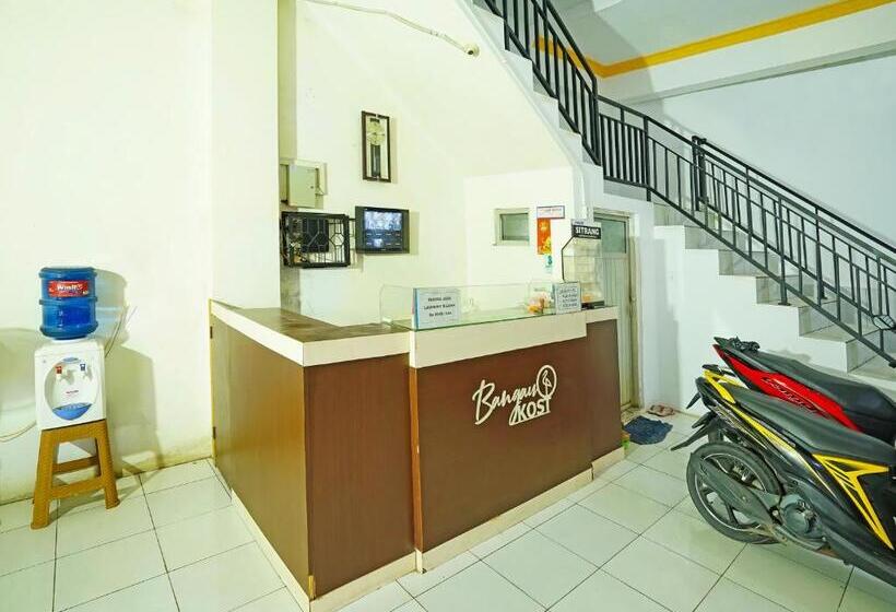 Отель Oyo 91559 Kost Bangau Syariah