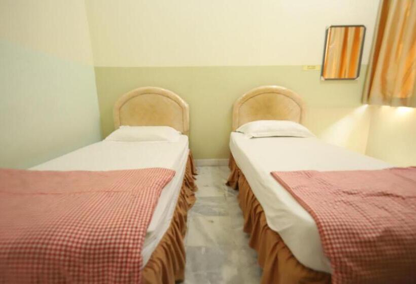 ホテル Oyo Homes 90575 Ck Bahau Homestay