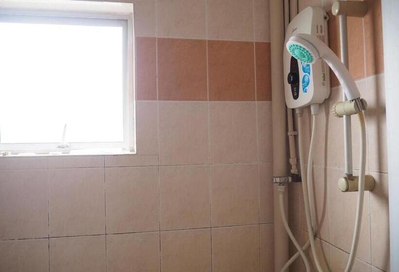 ホテル Oyo Homes 90575 Ck Bahau Homestay