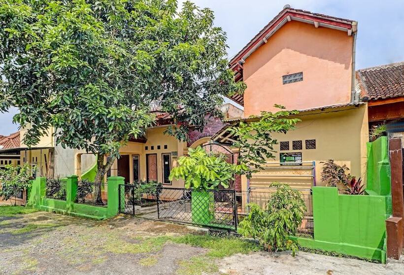 호텔 Spot On 91478 Wisma Aura Syariah