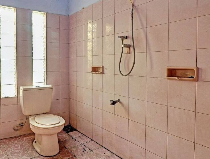 호텔 Spot On 91478 Wisma Aura Syariah