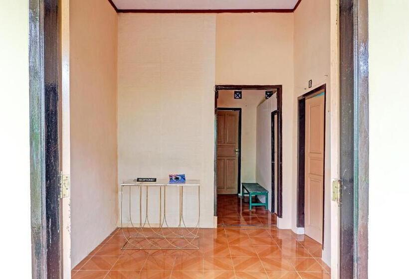 호텔 Spot On 91478 Wisma Aura Syariah