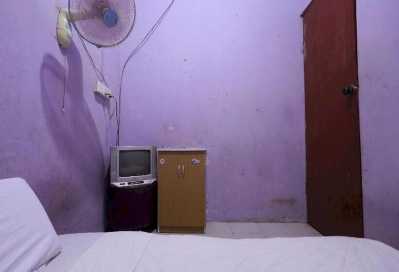 Отель Spot On 93276 Fendi 2 Homestay Syariah