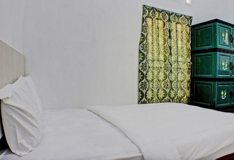 ホテル Spot On 91504 De Vila Ungu Syariah