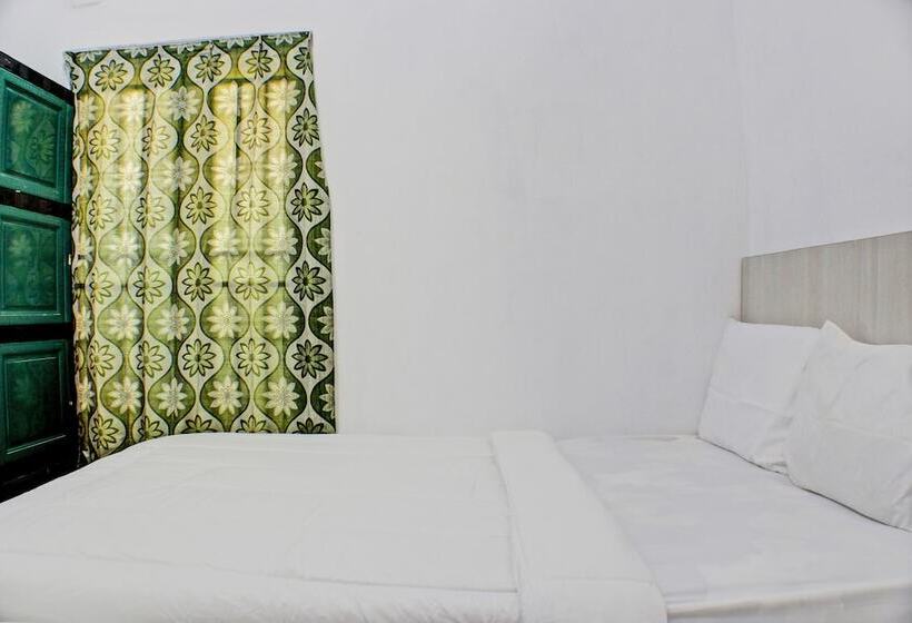 ホテル Spot On 91504 De Vila Ungu Syariah