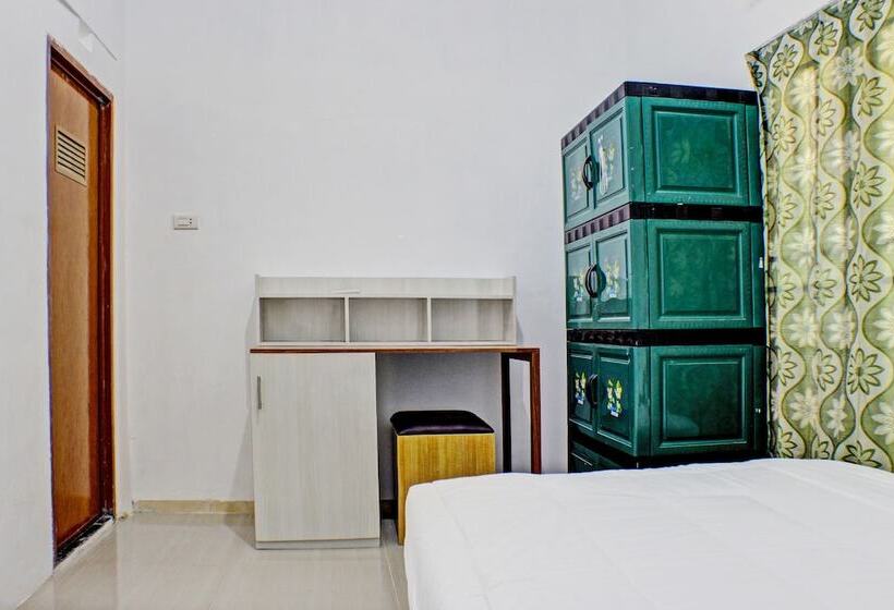 ホテル Spot On 91504 De Vila Ungu Syariah