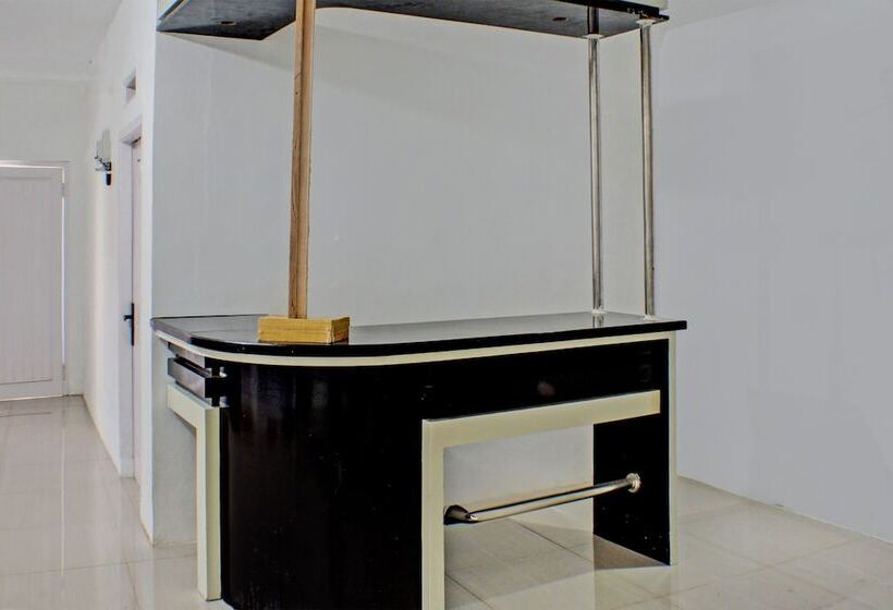 ホテル Spot On 91504 De Vila Ungu Syariah