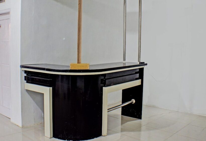 ホテル Spot On 91504 De Vila Ungu Syariah