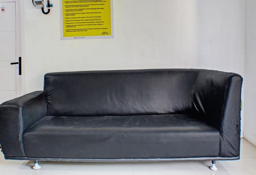 ホテル Spot On 91504 De Vila Ungu Syariah