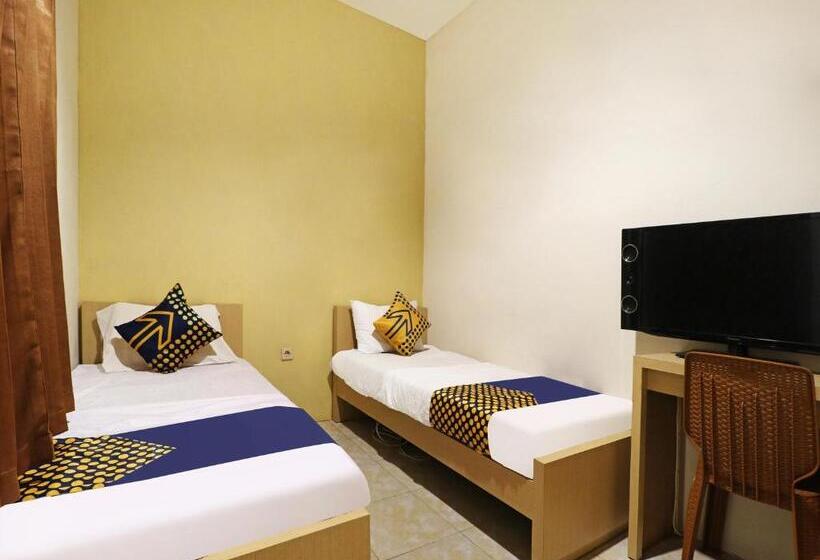 ホテル Spot On 91504 De Vila Ungu Syariah