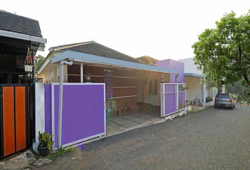 ホテル Spot On 91504 De Vila Ungu Syariah