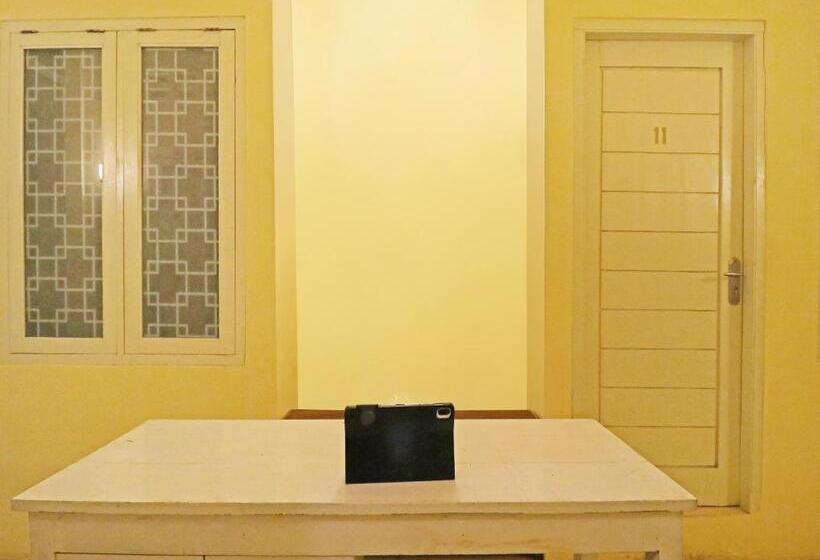 ホテル Spot On 91504 De Vila Ungu Syariah