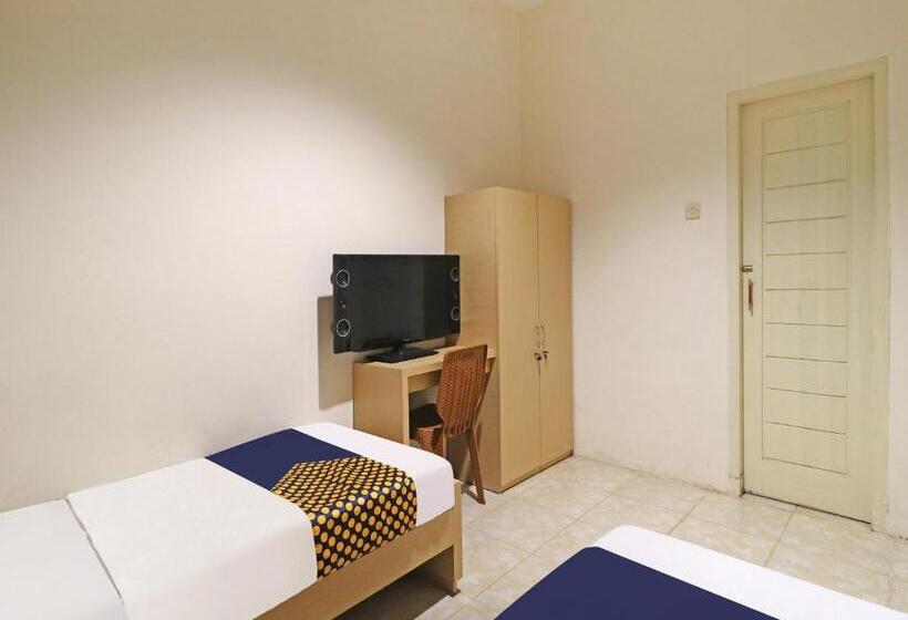 ホテル Spot On 91504 De Vila Ungu Syariah