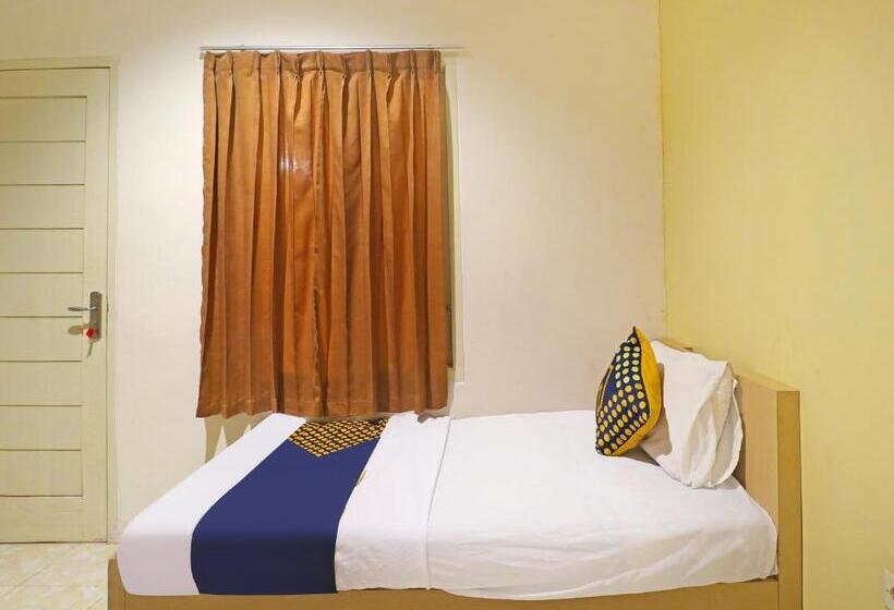 ホテル Spot On 91504 De Vila Ungu Syariah