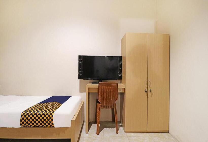 ホテル Spot On 91504 De Vila Ungu Syariah