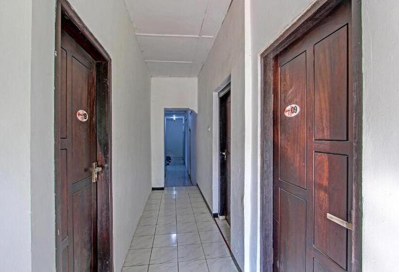 酒店 Spot On 91521 Mayong Guesthouse