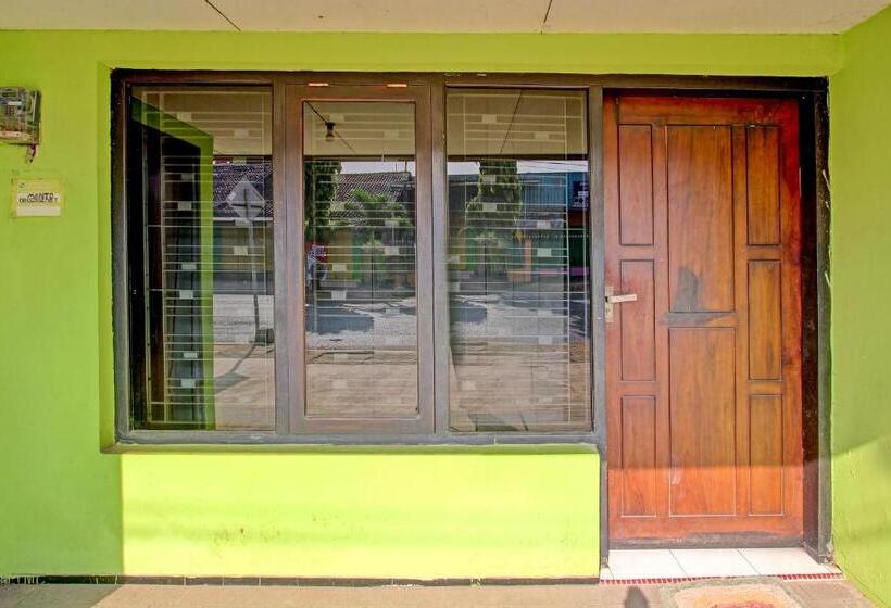 酒店 Spot On 91521 Mayong Guesthouse